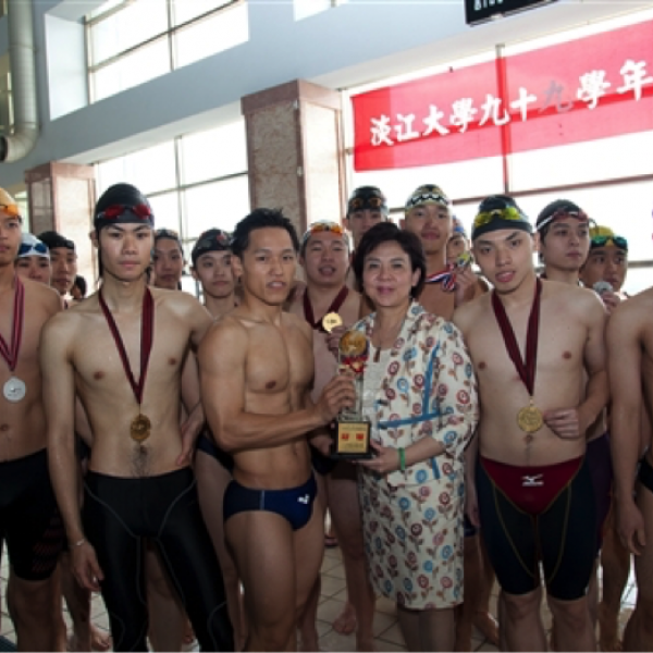 游泳代表隊簡介1